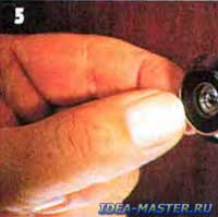 How to install the door peephole