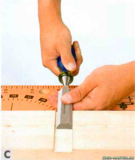 Подравнивание кромок выполняйте, положив инструмент плоскостью